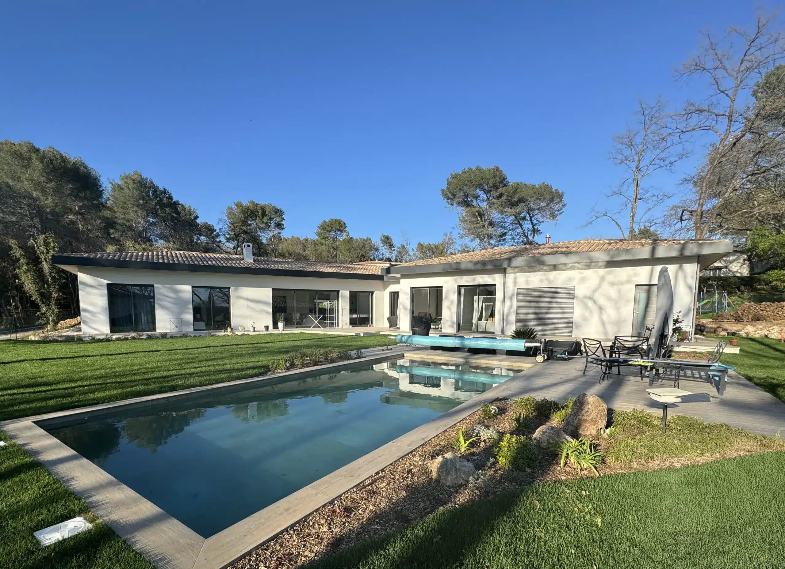 Maison moderne avec piscine